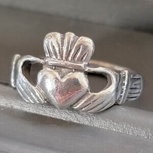 Traditional Claddagh Sterling Silver Ring, Symbolic Irish Vintage Jewelry
